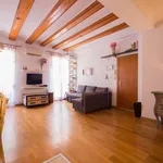 Rent 2 bedroom apartment of 90 m² in valencia