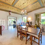 Rent 5 bedroom apartment of 300 m² in Rome