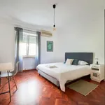 Rent 7 bedroom apartment in Lisbon