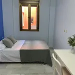 Alquilo 8 dormitorio apartamento de 244 m² en  Sevilla