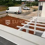 Najam 3 spavaće sobe kuća od 230 m² u Momjan - Momiano