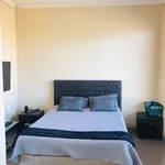 Rent 2 bedroom apartment in Roodepoort