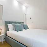 Rent 1 bedroom apartment of 50 m² in Porto