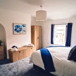 Rent 2 bedroom apartment in Manchester