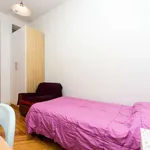 Rent a room of 150 m² in madrid