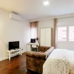 Rent 1 bedroom apartment of 33 m² in madrid