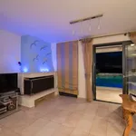 Rent 2 bedroom house of 138 m² in Παλαιά Φώκαια