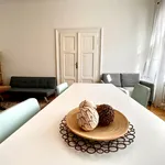 Pronajměte si 3 ložnic/e byt o rozloze 116 m² v Prague