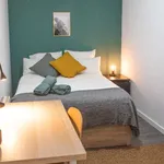 Rent a room of 120 m² in madrid