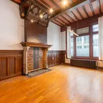 Huur 6 slaapkamer huis van 669 m² in Antwerpen