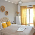 Rent 2 bedroom apartment of 89 m² in Portimão