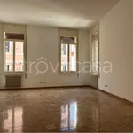 Affitto 10 camera appartamento di 200 m² in Vicenza