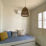 Rent a room of 200 m² in valencia