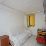 Rent a room of 100 m² in valencia