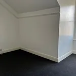 Rent 5 bedroom house in South East England