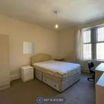 Rent 3 bedroom flat in North East England