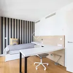 Alquilo 5 dormitorio casa de 332 m² en Barcelona