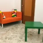 Rent 6 bedroom apartment in Bari