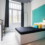 Huur 12 slaapkamer appartement van 450 m² in Schaerbeek