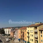 Affitto 5 camera appartamento di 140 m² in Verona