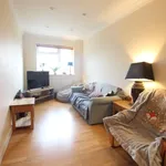 Rent 2 bedroom flat in Woking