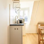 Rent 1 bedroom apartment of 20 m² in Paris