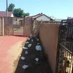 Rent 3 bedroom house of 70 m² in Johannesburg