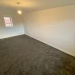 Rent 3 bedroom flat in East Midlands