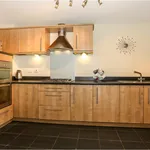 Rent 2 bedroom flat in Swansea