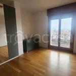 Affitto 5 camera appartamento di 140 m² in Vicenza