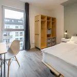 Miete 4 Schlafzimmer wohnung von 10 m² in Berlin