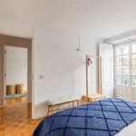 Rent 3 bedroom apartment of 160 m² in Porto