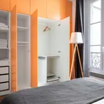 Rent 1 bedroom apartment of 53 m² in Paris