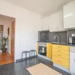 Rent 3 bedroom apartment of 90 m² in Lisboa