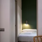 Rent 1 bedroom apartment of 25 m² in Barcelona