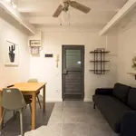 Rent 1 bedroom apartment of 30 m² in Barcelona