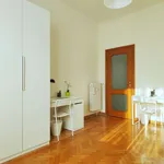 Rent a room of 65 m² in milan