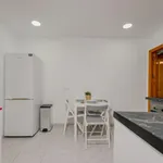 Rent 4 bedroom apartment in Valencia