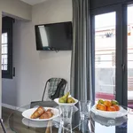 Rent 4 bedroom apartment of 35 m² in Barcelona