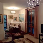 Rent 4 bedroom house of 205 m² in Peschiera Borromeo