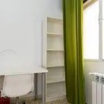 Rent 4 bedroom apartment in Granada