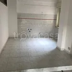 Affitto 3 camera appartamento di 80 m² in Itala