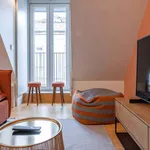 Rent 4 bedroom apartment of 40 m² in Lisboa