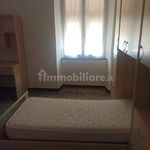 Affitto 5 camera appartamento di 110 m² in Genoa