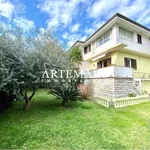 Rent 4 bedroom house of 80 m² in Pietrasanta