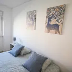 Rent 2 bedroom apartment in Loures