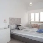 Rent a room of 90 m² in lisbon