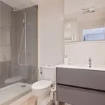 Rent 4 bedroom apartment of 64 m² in Barcelona