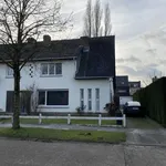 Maison de 403 m² avec 3 chambre(s) en location à Brasschaat