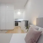 Rent 1 bedroom apartment of 40 m² in Porto